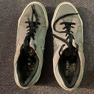 Gray Converse men’s size 9